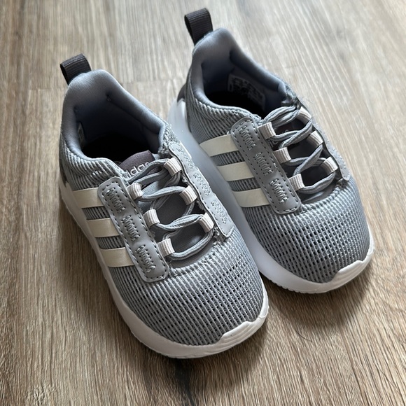 Toddler Adidas Sneaker - Picture 1 of 5